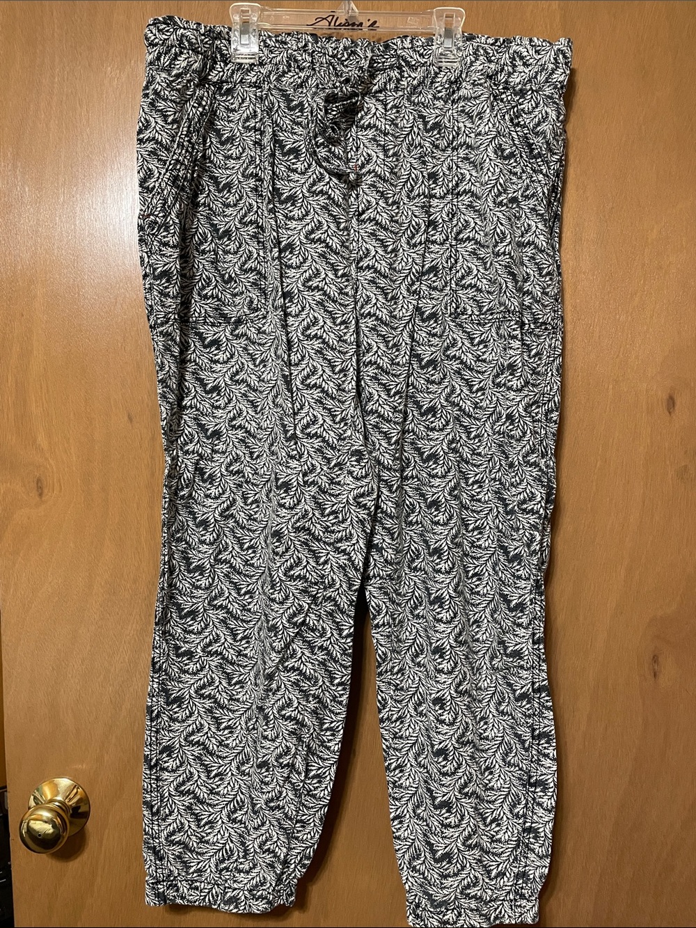 Anthropologie Black & White Leaf-Print Jogger Pants